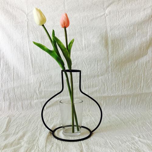 Minimalist Iron Line Vase